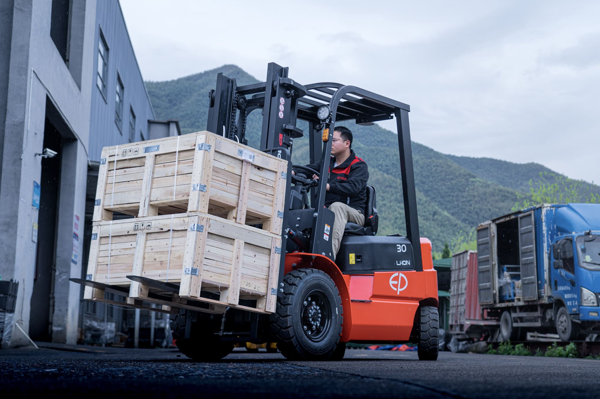 Electric forklift specialists in Ireland and Northern Ireland
