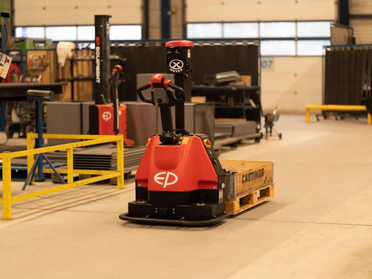 EP electric warehouse equipment at work